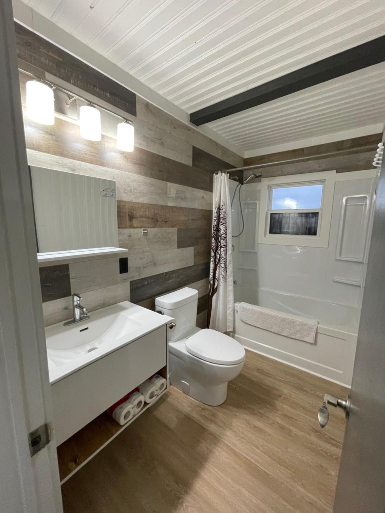 Newly Renovated Confederation Bridge View Cottages Borden-Carleton Exterior foto